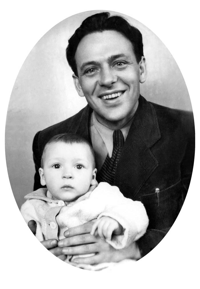 Петр Шелохонов с сыном Севой, Ленинград, 1956 г.